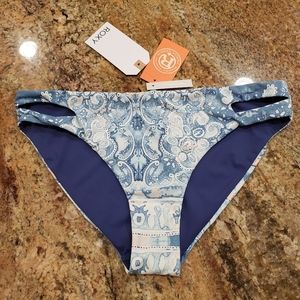 NWT Roxy Reversible Bikini Size Large